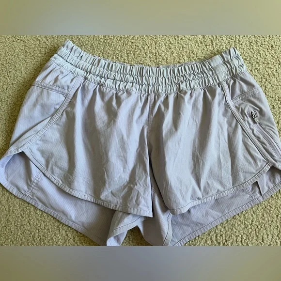 Lilac Lululemon Tracker Shorts III *4-way stretch - Picture 1 of 5